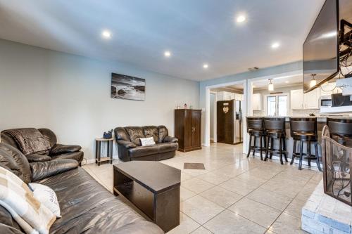 Shirley Vacation Rental with Hot Tub, 7 Mi to Beach! in Shirley, USA
