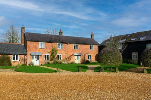 Charming Barn Retreat Near Pewsey & Woodborough