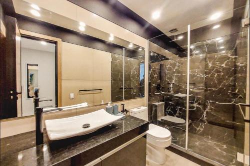 prysznic, Most exclusive artistic apartment in Santa Cruz de la Sierra, Bolivia in District Municipal 10