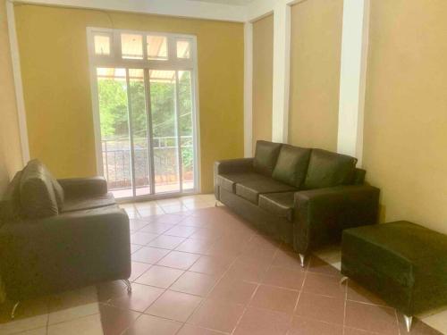 Facilities, Casa 4 a 5 minutos del IRTRA in Zona 1