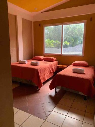 Casa 4 a 5 minutos del IRTRA in Zona 1