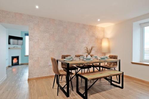 Cliff Top Cottage with Sea Views in Portknockie