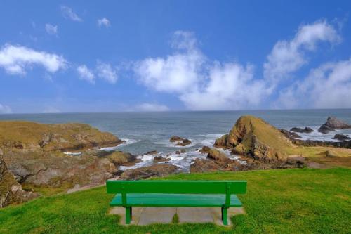 Cliff Top Cottage with Sea Views