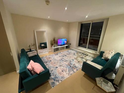 Free parking and wi-fi near city centre sleeps 6-8