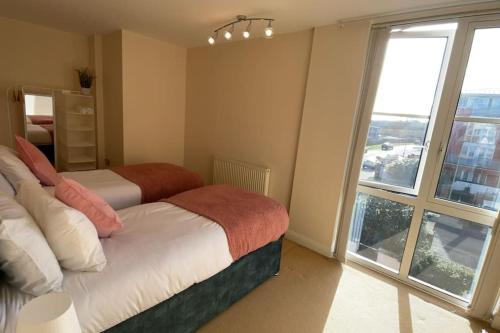 Free parking and wi-fi near city centre sleeps 6-8