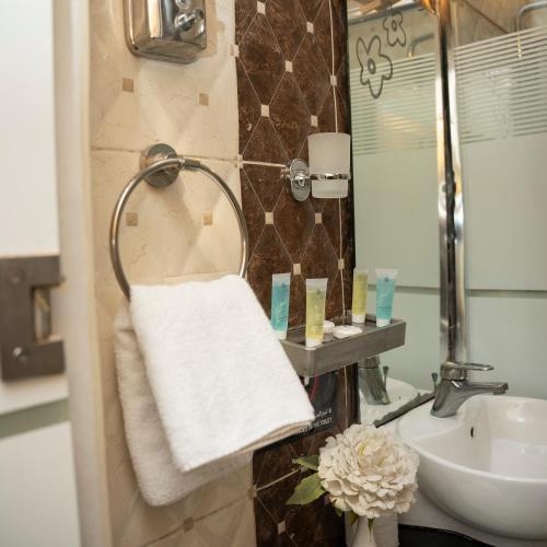 Sama Paris Plaza Hotel