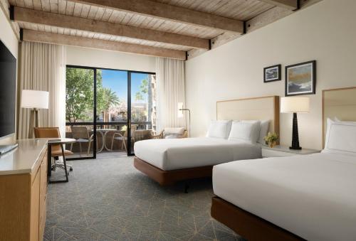 Queen Room with Two Queen Beds - Non-Smoking room in DoubleTree By Hilton Paradise Valley Resort/Scottsdale