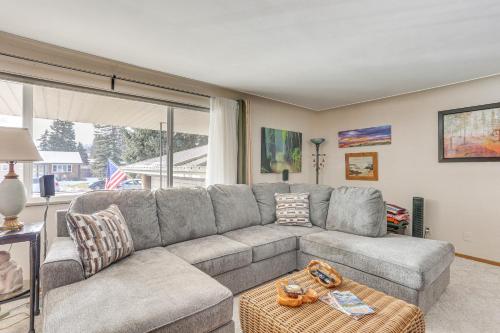 On-Site Lake Home with Large Yard in Denver! in Denver, USA