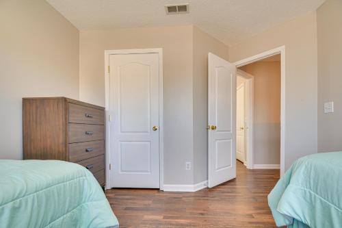 Pet-Friendly Home 5 Mi to Downtown Raleigh!