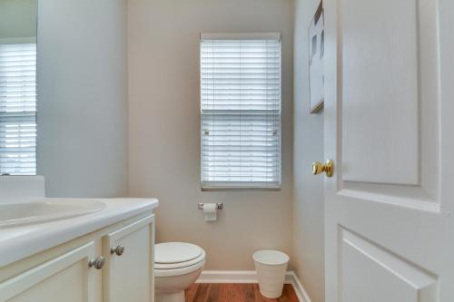 Pet-Friendly Home 5 Mi to Downtown Raleigh!