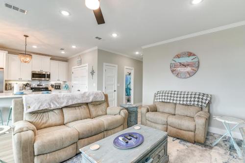Bless Shore Heart Beach Rental, Near Waterfront in Crystal Beach, USA