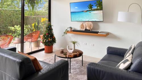 Exclusive fully equipped Condo with great pool in เกรบราดา เซกา
