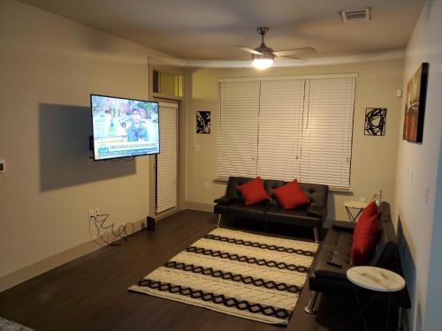 Smart automation apartment in Woodlake/Westheimer in Houston, USA