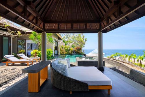 One-Bedroom King Room - Panoramic Ocean Pool Villa