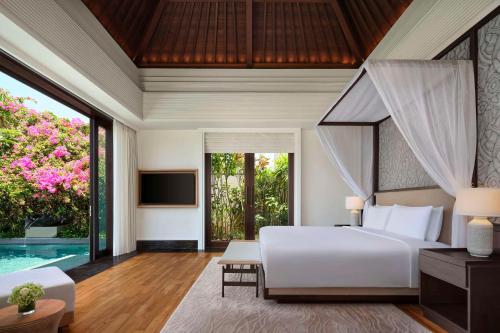 One-Bedroom King Room - Tropical Garden Pool Villa