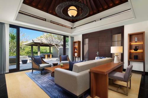 One-Bedroom King Room - Tropical Garden Pool Villa