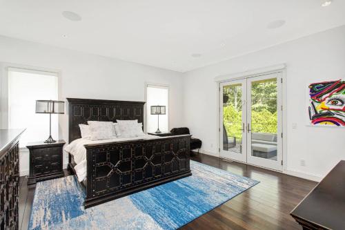 Hamptons Mansion at the beach in East Hampton, USA