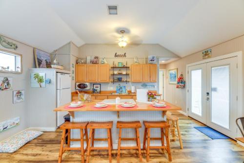 Cozy Anglers Cottage in Rockport about 1 Mi to Marina in Rockport, USA