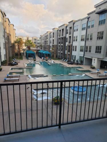 Smart automation apartment in Woodlake/Westheimer in Houston, USA