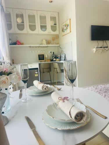 المرافق, Delightful little house & Chateau Charme Suite in St Heliers