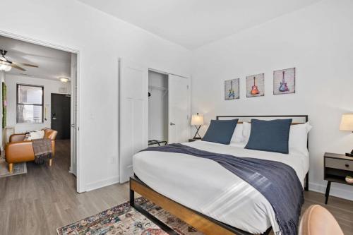 CozySuites Music Row Spacious 1BR with free parking 56, Nashville, Tennessee