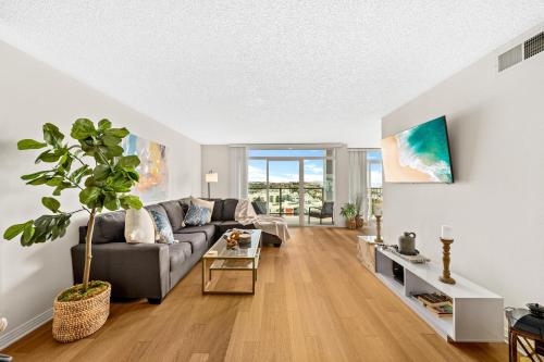 The tulip Marina Highrise with ocean view – khách sạn tại Marina Del Rey