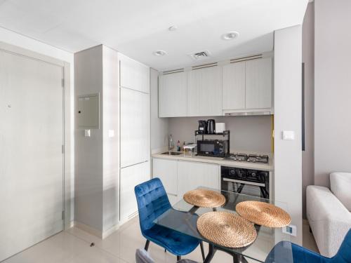 Luxurious 1BDR In Zada Tower - Business Bay 12 - image 3