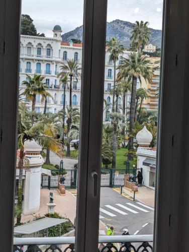 Exterior view, 2 pieces , Centre ville , 100 metres des plages. in Menton
