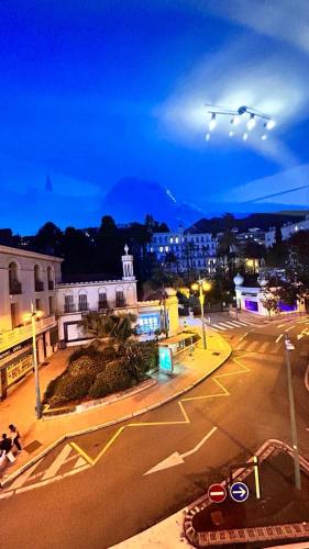 Exterior view, 2 pieces , Centre ville , 100 metres des plages. in Menton