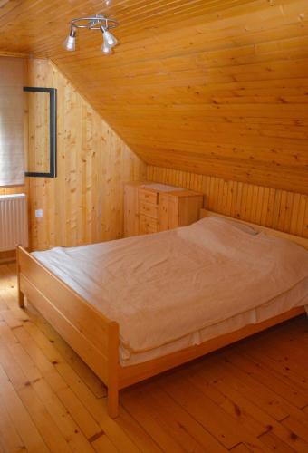 Brunarica Petric - Bela krajina - Komarna vas - Smucisce Gace - Semic in Komarna Vas