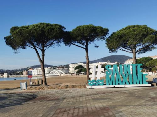 Studio climatisé avec piscine, vue mer - Location saisonnière - Sainte-Maxime