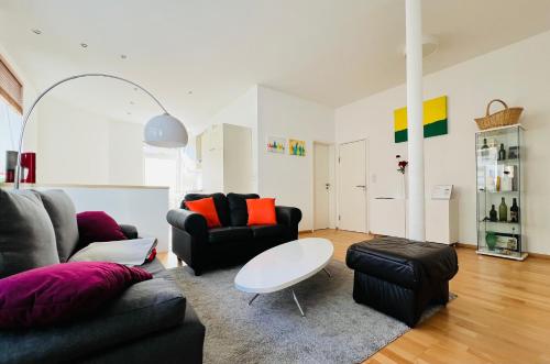 Großes und helles Innenstadt Apartment - Ferienwohnung