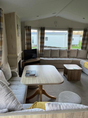 Sleeps 6