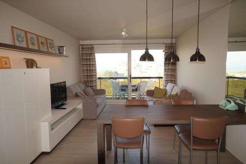 One-Bedroom Apartment (5 Adults) image 2