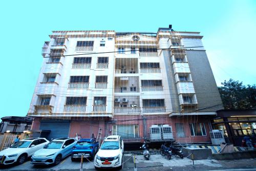 Blossoms Hotel & Service Apartments, Ćennaj