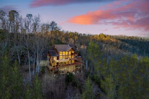 Thunder Mountain by AvantStay Views Hot Tub in Pittman Center, Vereinigte Staaten von Amerika
