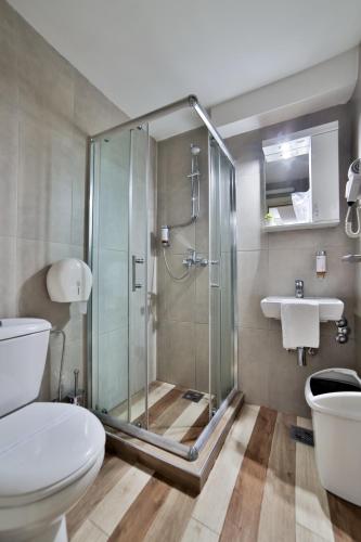 Garni House 46 Plus Room Type - Standard Triple Room