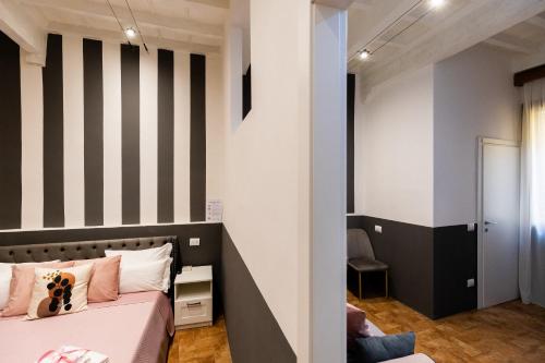 Santa Croce Dream Suites - image 3