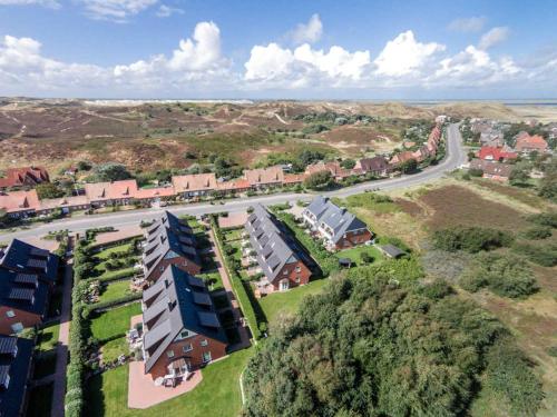 Skipper Hues - image 13