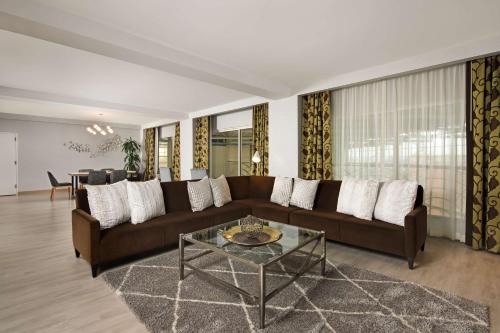 Hyatt Regency Orange County - image 9