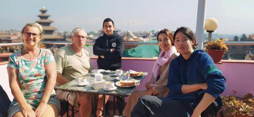 陽台/露台, HOTEL RUPAKOT AND ROOFTOP RESTAURANT in 巴克塔普爾