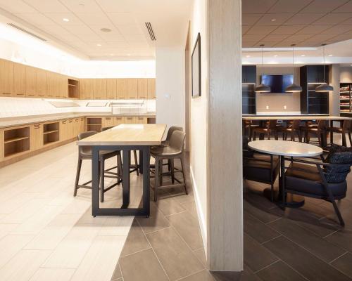 Mâncare şi băutură, Hyatt Place Moncton Downtown in Centru oraș Moncton