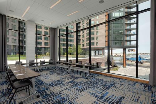 Hyatt Place Boston/Seaport District