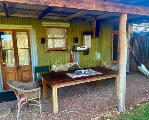 Iekārtas, Little House in the Nursery grounded and welcoming in Quirindi (NSW)