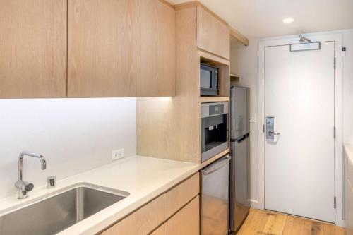 Hilton Vacation Club The Modern Honolulu