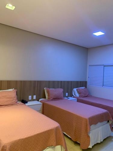 3 twin beds