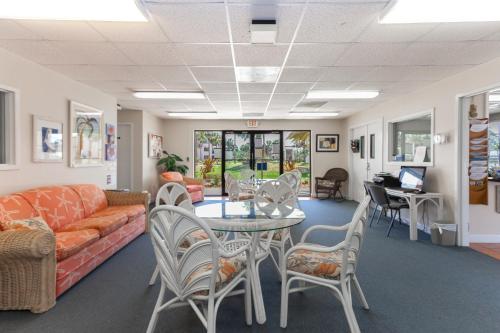 Ocean Village Club O35 2BR 2 Pools Tennis Wifi Sleeps 6 - main image