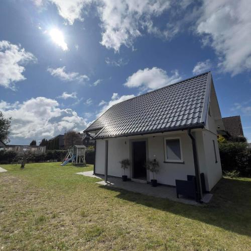 2 bedrooms, 5 beds