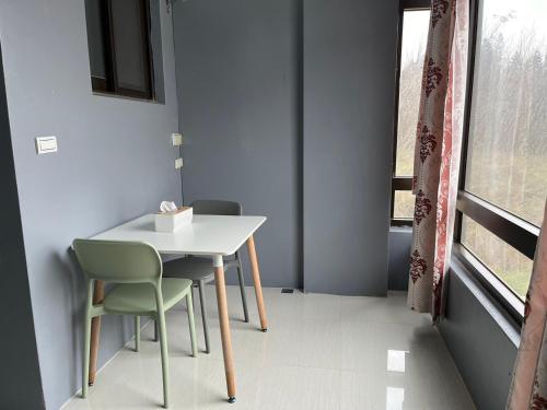 Sea Snail 2 B&B near Wind Power Plant