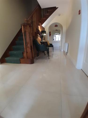 Woodhaven Manor h91rc9d 3
